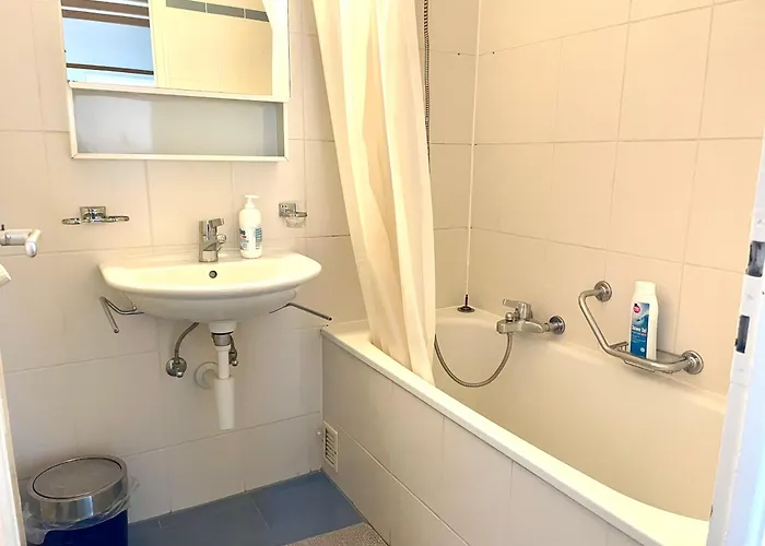 Apartament Grand Avec 3 A Coucher *